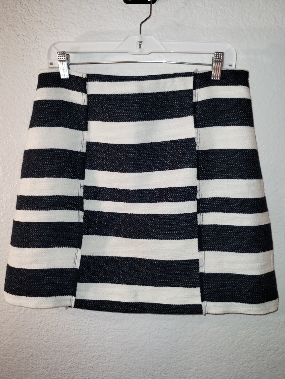 LOFT Skirt Black White Stripe sz 10